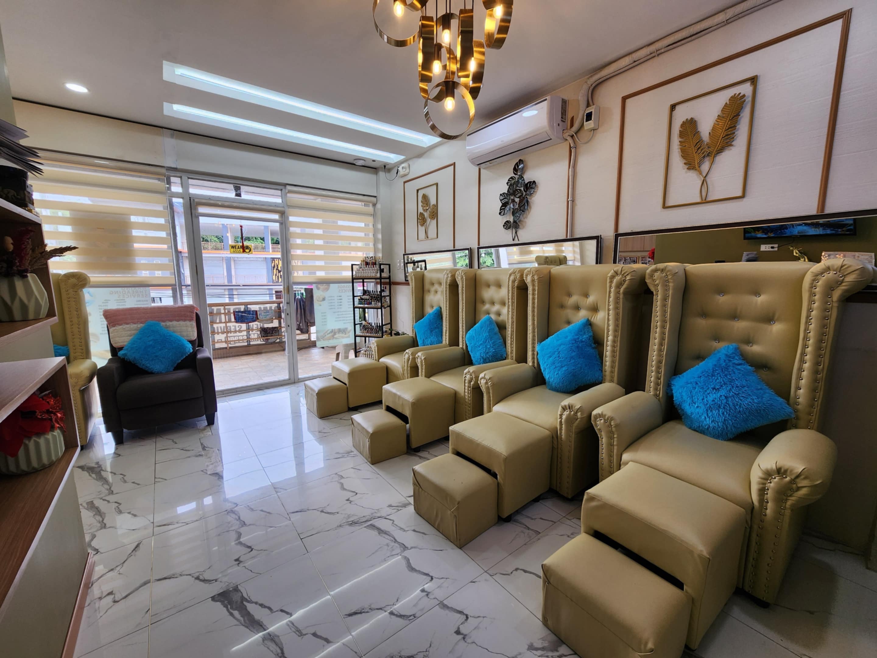 Salon Interior - VIP Suite